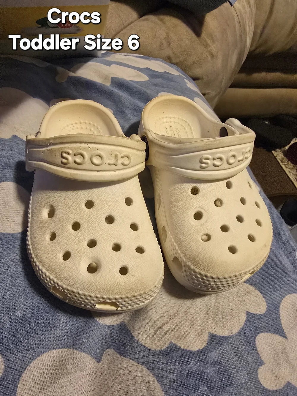 CROCS Toddler Classic Clog in White Size 6.